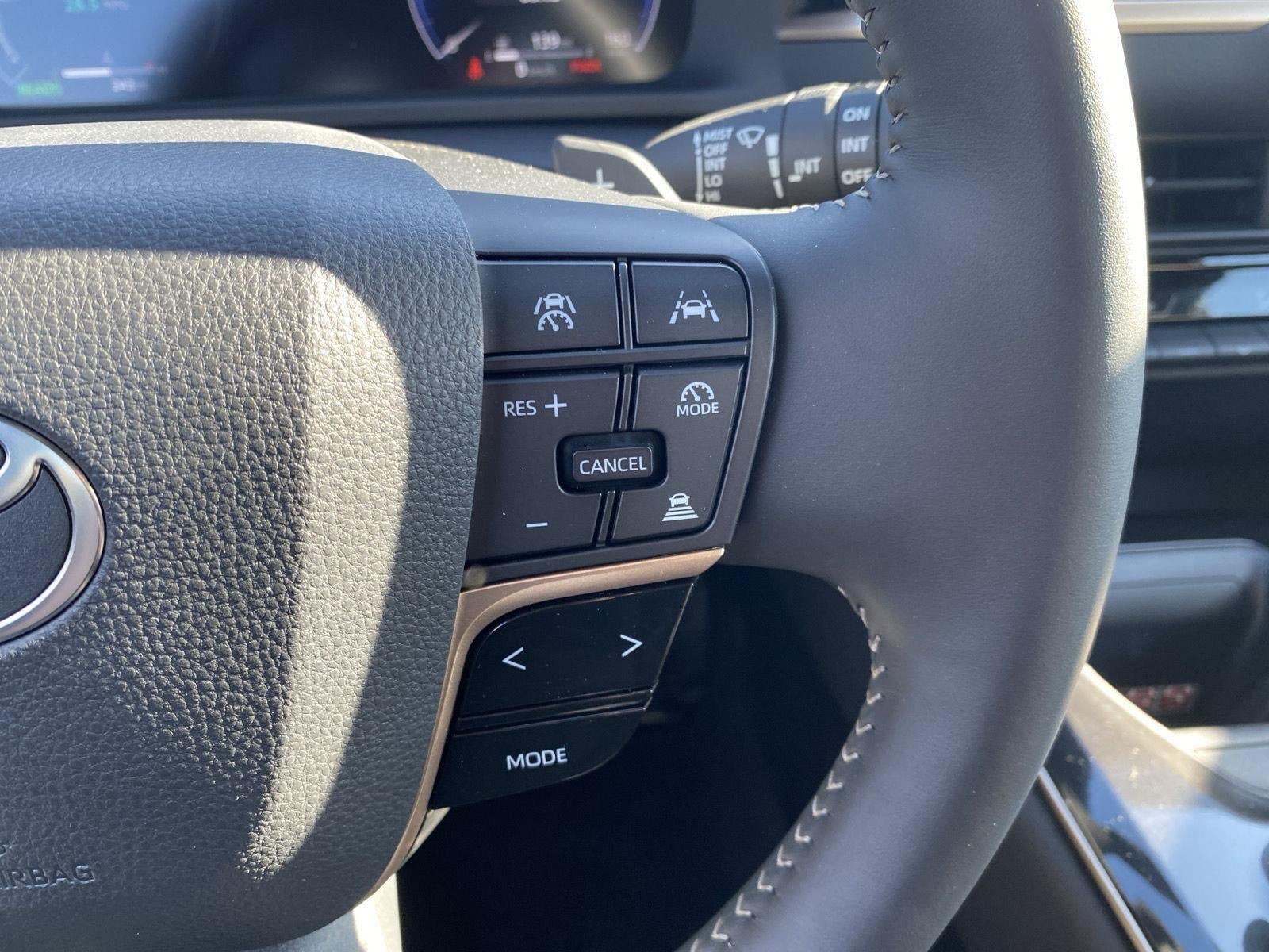 2025 Toyota Crown Signia XLE