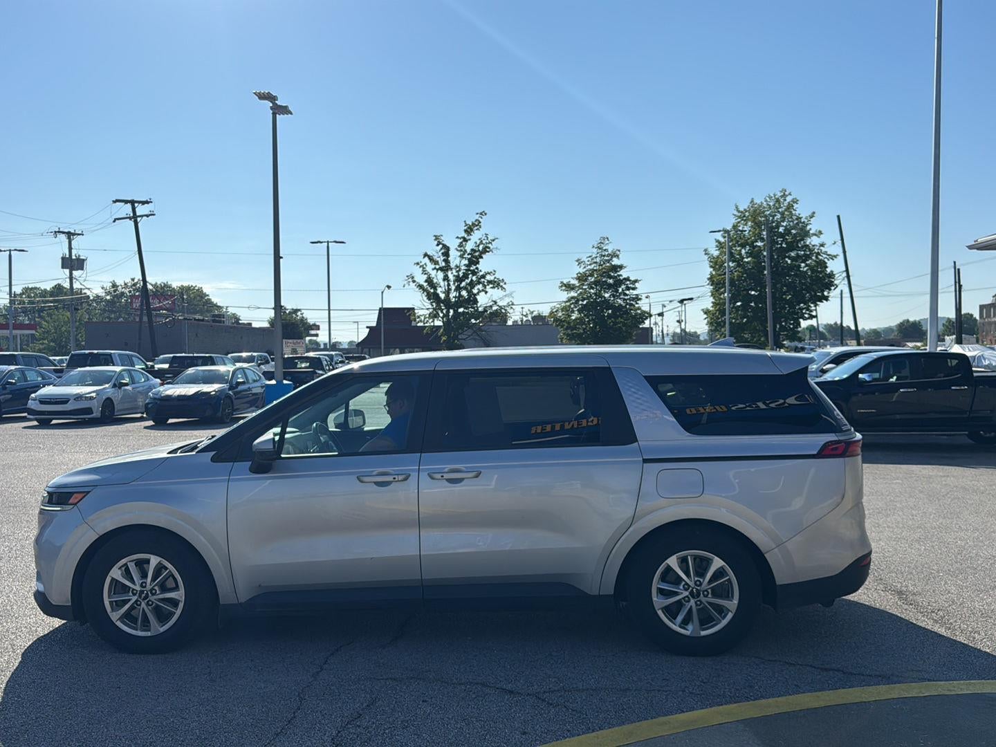 2022 Kia Carnival LXS