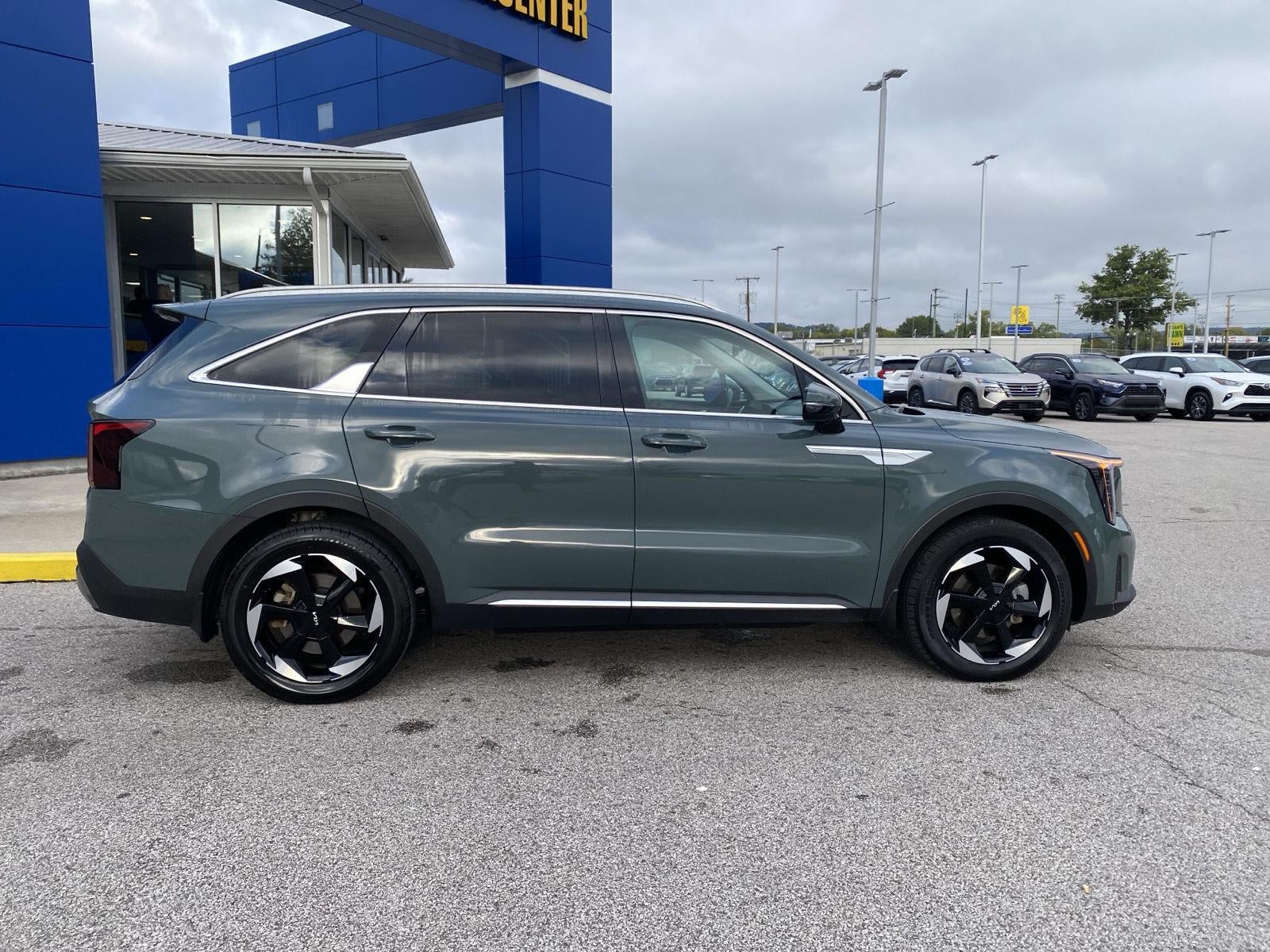 2025 Kia SORENTO HYBRID SUV