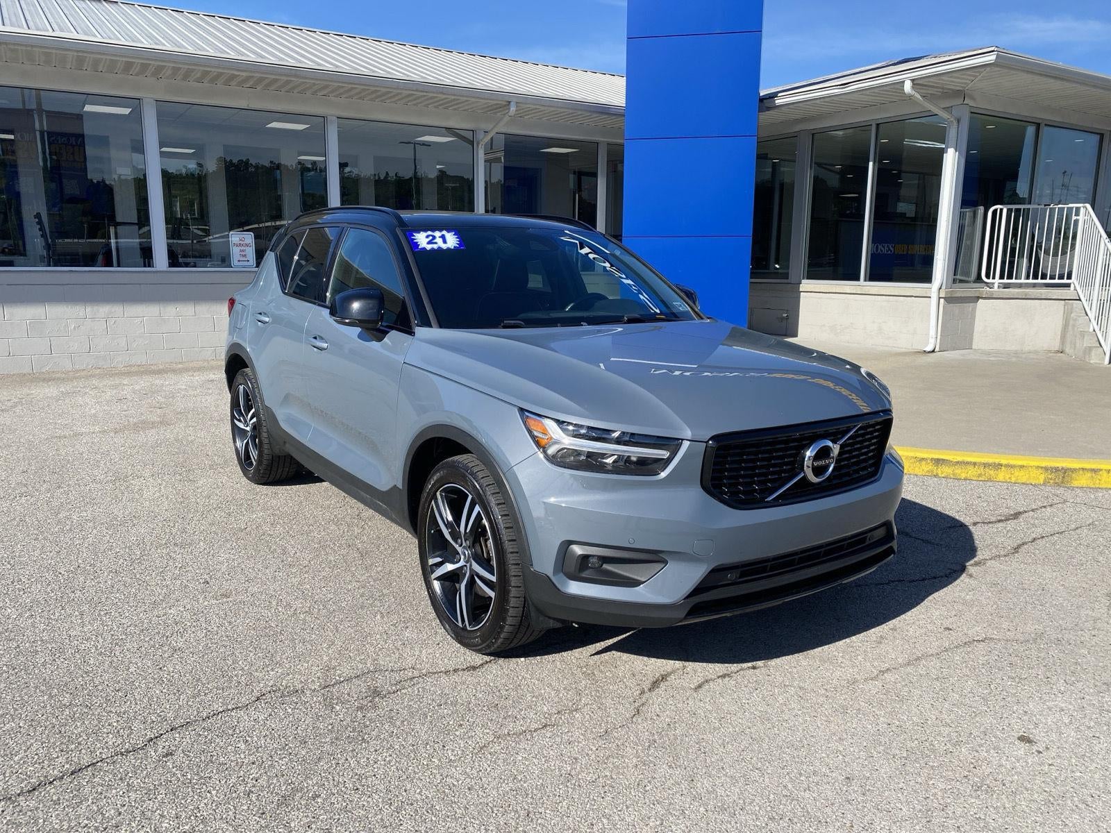 2021 Volvo XC40 R-Design