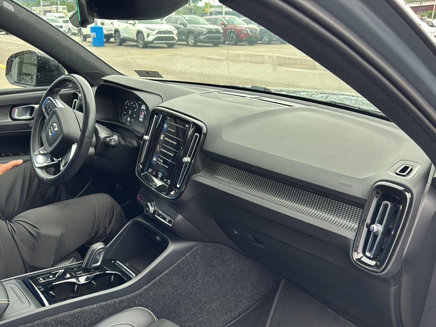 2021 Volvo XC40 R-Design