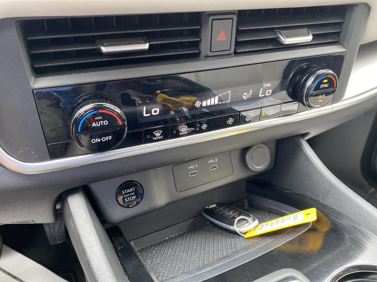 2025 Nissan Rogue SV