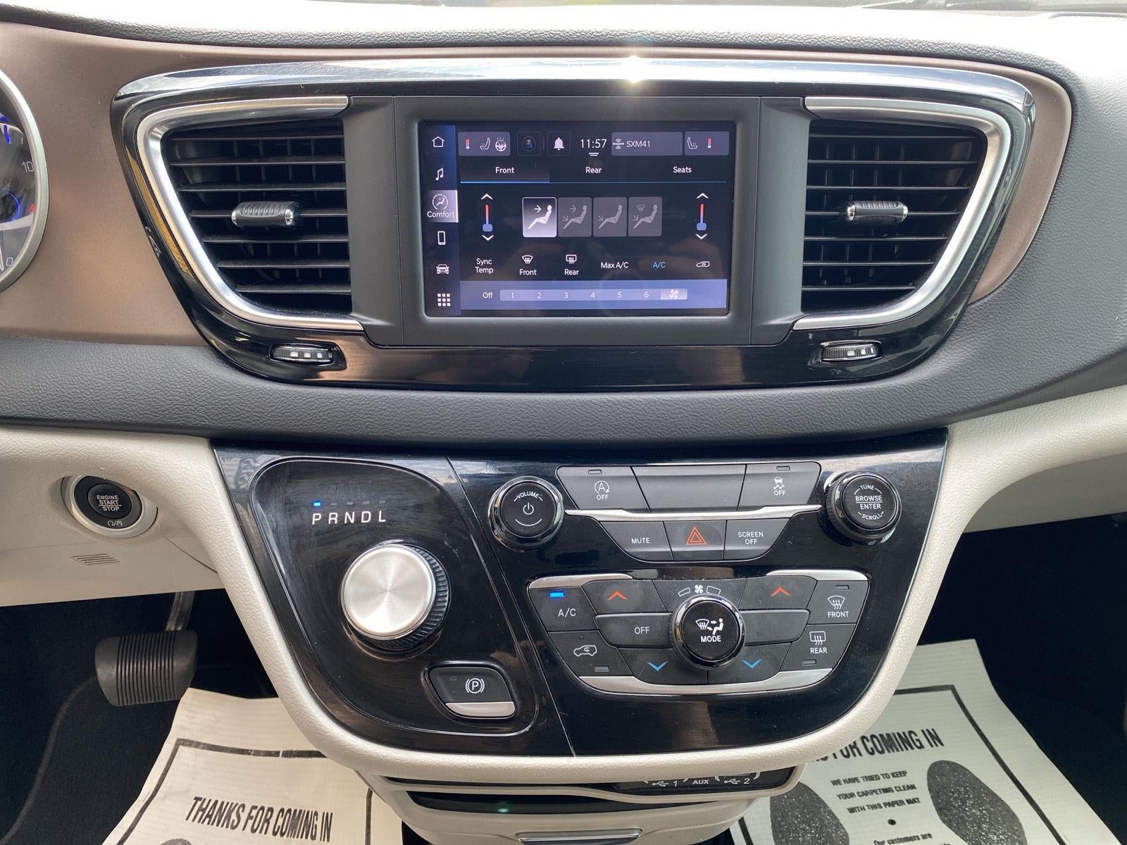 2024 Chrysler Voyager LX